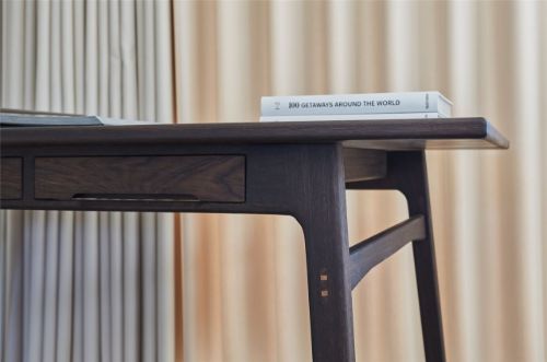 Duus & Møller Noréll Schreibtisch L: 160 cm – Räuchereiche