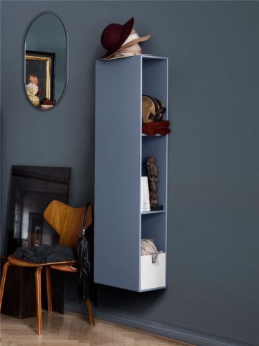 Montana Seitlich hängendes Bücherregal mit 5 Regalen. Rechts H: 138 cm – 164 Iris