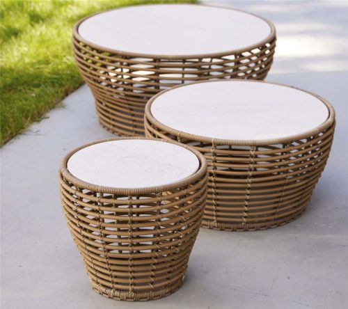 Cane-line Outdoor Basket Couchtisch Mittel Ø: 75 cm – Fossilgraue Keramik/Naturgeflecht
