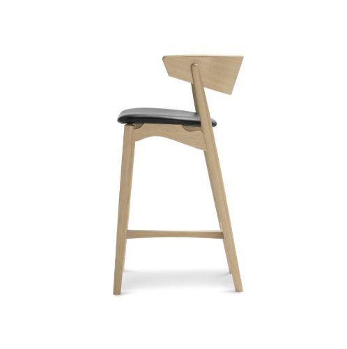 Sibast Furniture No 7 Barhocker SH: 65 cm – Weiße Öleiche / Schwarzes Leder