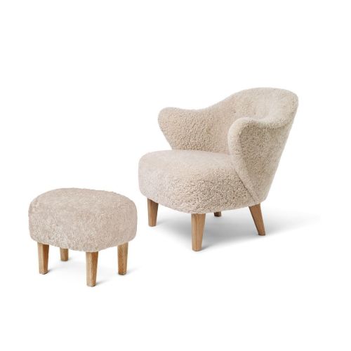 Audo Copenhagen Ingeborg Loungestol m. fodskammel SH: 40 cm - Sheepskin Moonlight/Eg