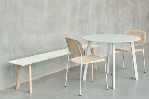 HAY CPH Deux 215 Bench 140 x 35 x 45 cm – lackierte massive Eiche/perlweißes Laminat