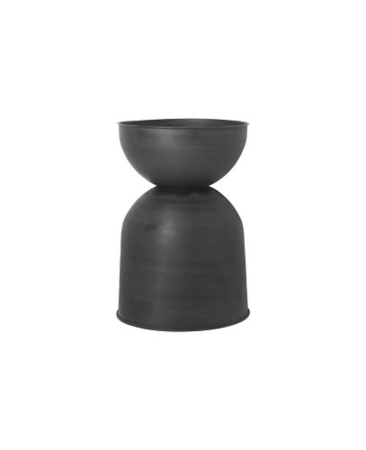 Ferm Living Sanduhr-Topf groß Ø: 50 cm – Schwarz