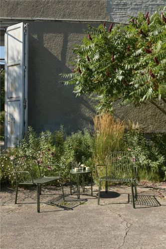 &Tradition Thorvald SC101 Space Copenhagen Lounge-Sessel + SC102 Beistelltisch Gartenmöbel-Set – Bronzegrün