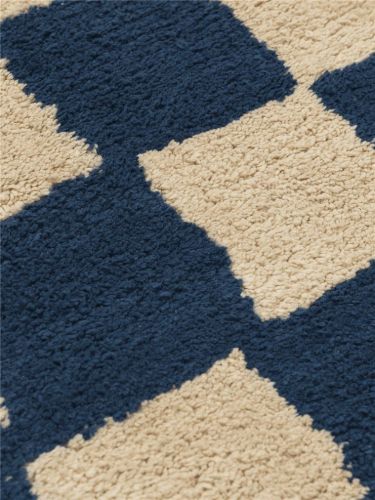 Ferm Living Mara Waschbare Tischdecke 90x150 cm - Tiefblau/Warmsand