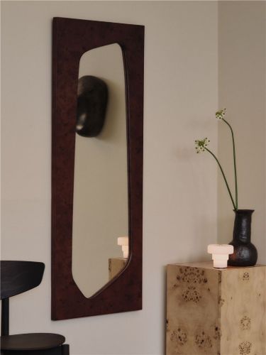 Ferm Living Folia Spiegel H: 135 cm - Dunkel gebeiztes Wurzelholz