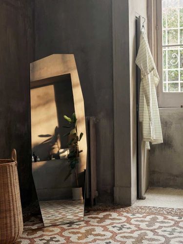 Ferm Living Shard Freistehender Spiegel H: 165 cm – Silber