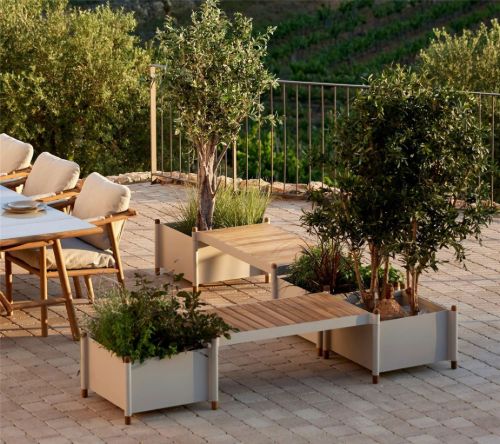 Cane-line Outdoor Sticks Bench inkl. 2 Pflanzgefäße B: 215 cm – Teak/Sand VORBESTELLUNG: Ende März 2024