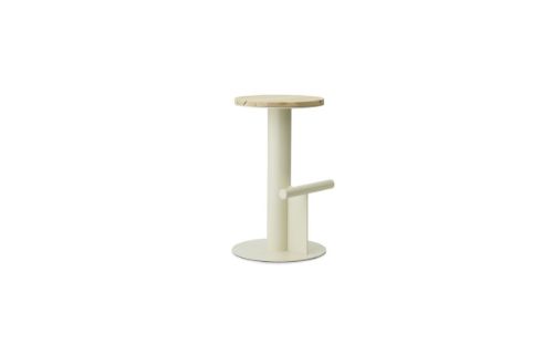 Normann Copenhagen Pole Barstol H: 65 cm - Sand Stål/Fyrretræ