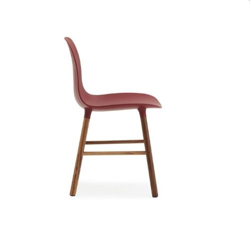 Normann Copenhagen Form Stuhl SH: 44 cm – Rot/Walnuss