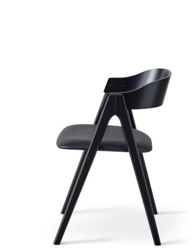 Findahl by Hammel Mette Stuhl SH: 45 cm – Schwarz lackierte Eiche / Schwarzes Sydney-Leder