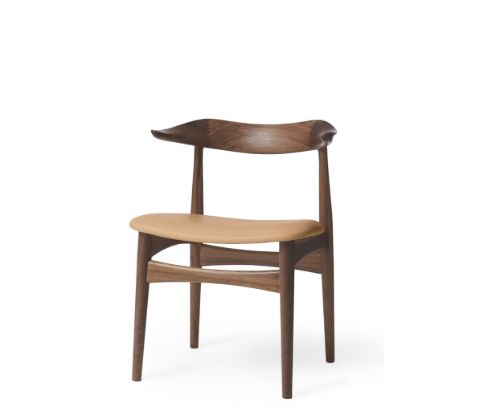 Warmer nordischer Esszimmerstuhl aus Kuhhorn, SH: 46 cm – Walnuss/Natur
