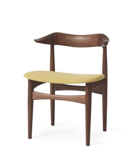 Warmer nordischer Esszimmerstuhl aus Kuhhorn, SH: 46 cm – Walnuss/Vanille