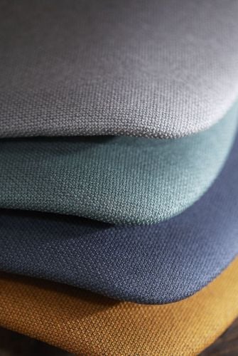 HOUE FALK Stuhl Schwarz H: 83 - 4-Stern-Drehgestell/Dunkelgelb