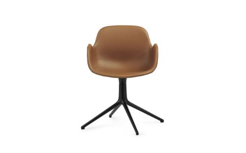 Normann Copenhagen Form Drejestol m. armlæn SH: 44cm - Brandy Læder/Sort Aluminium