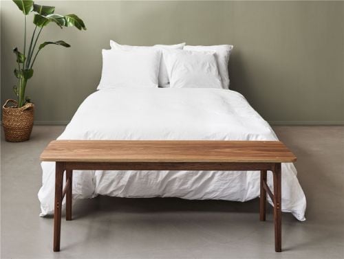 Duus & Møller Meadow Bænk L: 140 cm - Massiv Valnød/Valnøddefiner